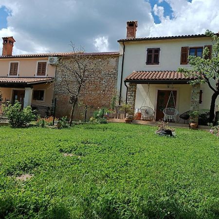 Apartment Parenzana, Little Row House With Big Green Yard In Central Istria Rakotule Exterior photo