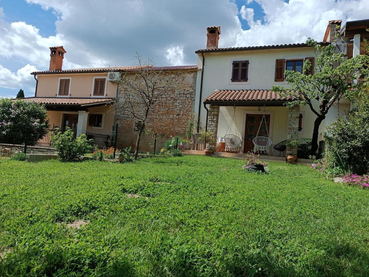 Apartment Parenzana, Little Row House With Big Green Yard In Central Istria Rakotule Exterior photo